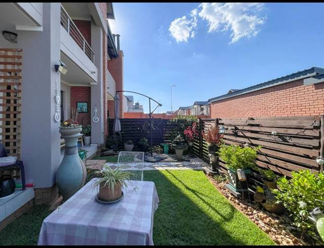 1 BEDROOM APARTMENT FOR SALE IN GOLDEN FIELDS ESTATE